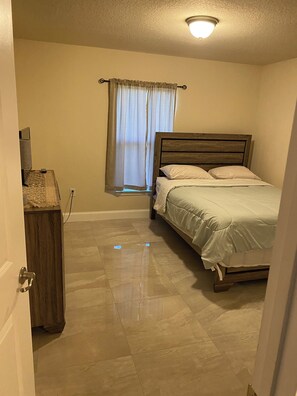 3 chambres, fer et planche à repasser, Wi-Fi, literie fournie