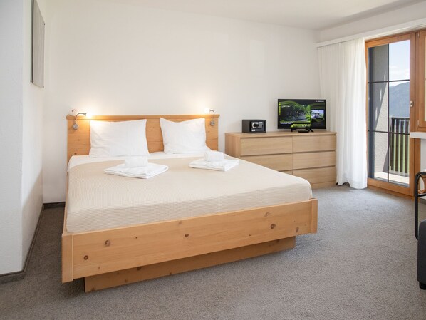 1 chambre, bureau, accĂšs Internet