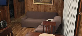 3-bedroom house in charming Stanton with AC, WiFi. Book now