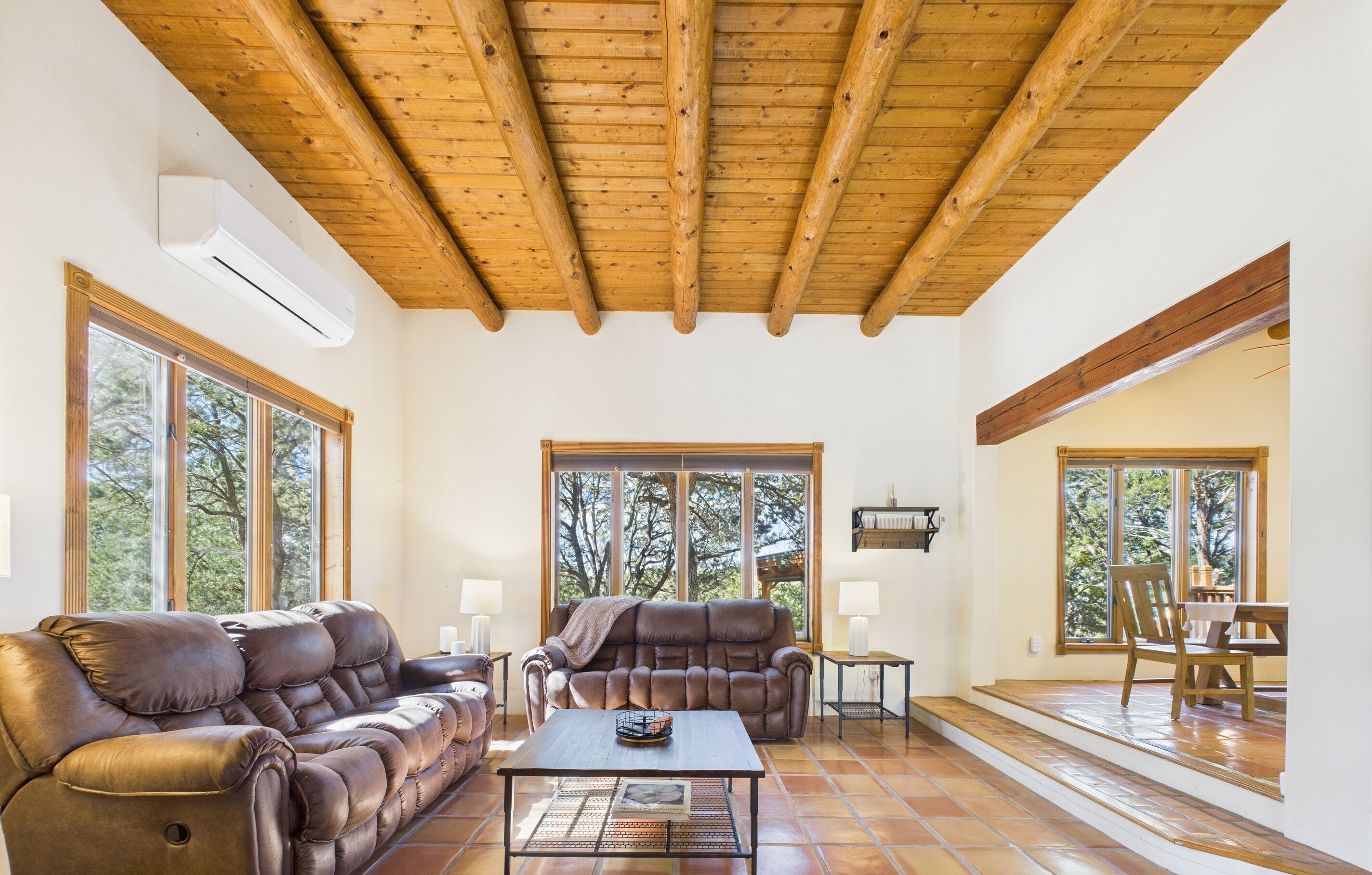 Télévision, cheminée