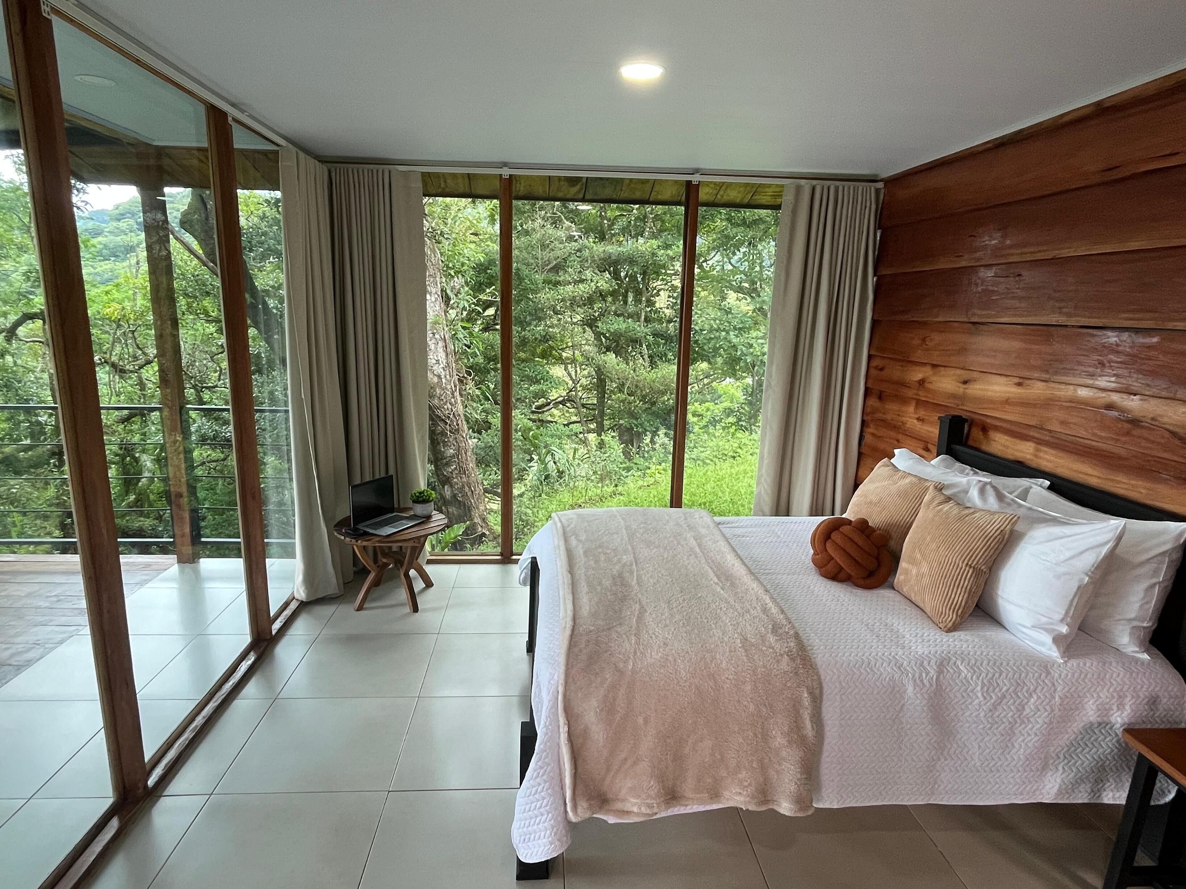 Comfort Cabin, Mountain View | Laptop workspace, free WiFi