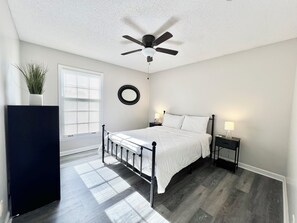 3 bedrooms, iron/ironing board, WiFi, bed sheets - Cozy 3bd + 2 Bath Home in HSV w/ Spacious Backyard (Huntsville)