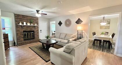 Cozy 3bd + 2 Bath Home in HSV w/ Spacious Backyard