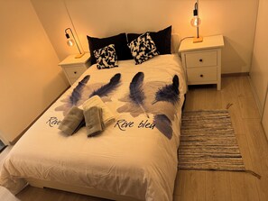 1 chambre, fer et planche à repasser, Wi-Fi, draps fournis