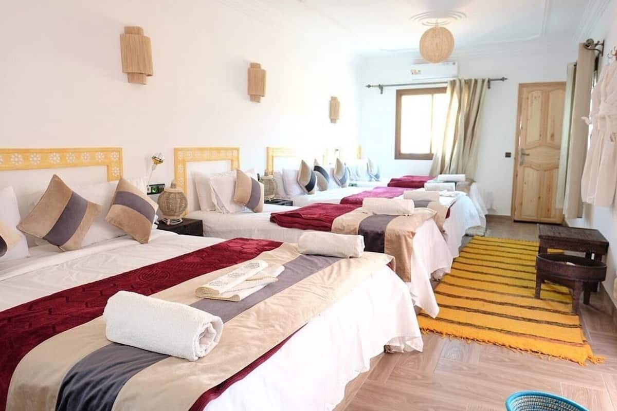 Free WiFi, bed sheets