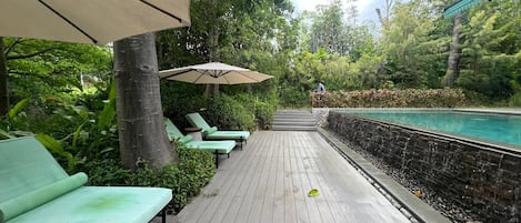 아파트, 침실 2개, 장애인 지원, 발코니 | 수영장 | 야외 수영장