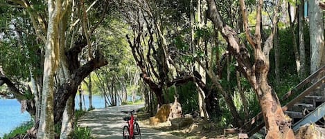 Apartment, 2 Bedrooms, Accessible, Balcony | Property grounds