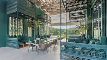 Apartment, 2 Bedrooms, Accessible, Balcony | Lounge