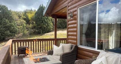 Cabin near Bryce Canyon-Day Trip to Zion-Hot Tub Soon!