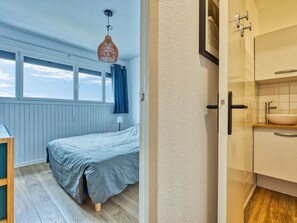 2 bedrooms, Internet