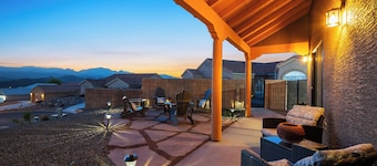 Stylish Santa Fe Escape New Home by Lake, River & Casinos!
