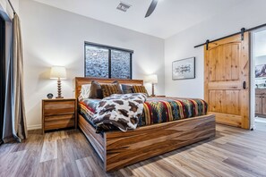 3 bedrooms, iron/ironing board, free WiFi, bed sheets - Stylish Santa Fe Escape New Home by Lake, River & Casinos! (Bullhead City)