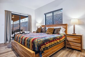 3 chambres, fer et planche à repasser, Wi-Fi gratuit, draps fournis