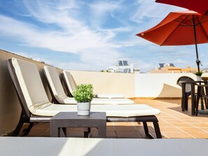 Outdoor dining - H2M Montesa 2nd Floor 700m beach Rooftop terrace (Málaga)
