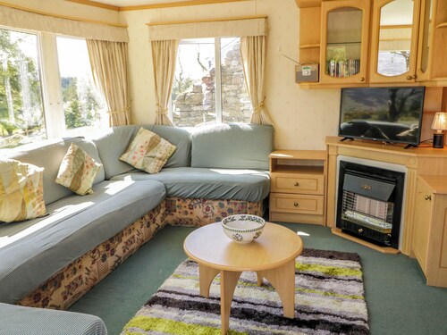 THE CARAVAN@MEENACROSS, pet friendly in Carrigart, County Donegal