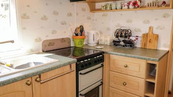 Cookware/dishes/utensils