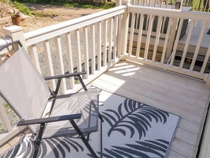 Property grounds - THE CARAVAN@MEENACROSS, pet friendly in Carrigart, County Donegal (Letterkenny)