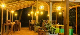 Colonial 4-Bedroom Villa with Swimming Pool, A/C & WiFi Near Sigiriya Rock