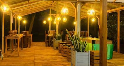 Colonial 4-Bedroom Villa with Swimming Pool, A/C & WiFi Near Sigiriya Rock
