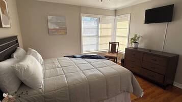 2 bedrooms, iron/ironing board, WiFi, bed sheets