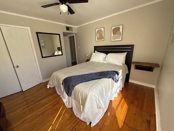 2 bedrooms, iron/ironing board, WiFi, bed sheets