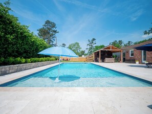 Outdoor pool - Luxury At Meadowbrook, Pool Home, Fire Pit, Fort 2510sqft (Valdosta)