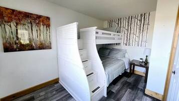 3 bedrooms, free WiFi, bed sheets