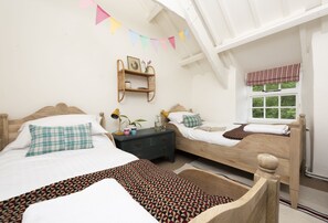 5 Schlafzimmer, Bügeleisen/Bügelbrett, WLAN, Bettwäsche