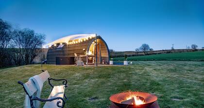 Demelza, nestled in the beautiful Cornish countryside near Liskeard with hot tub