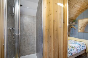 1 dormitorio y ropa de cama