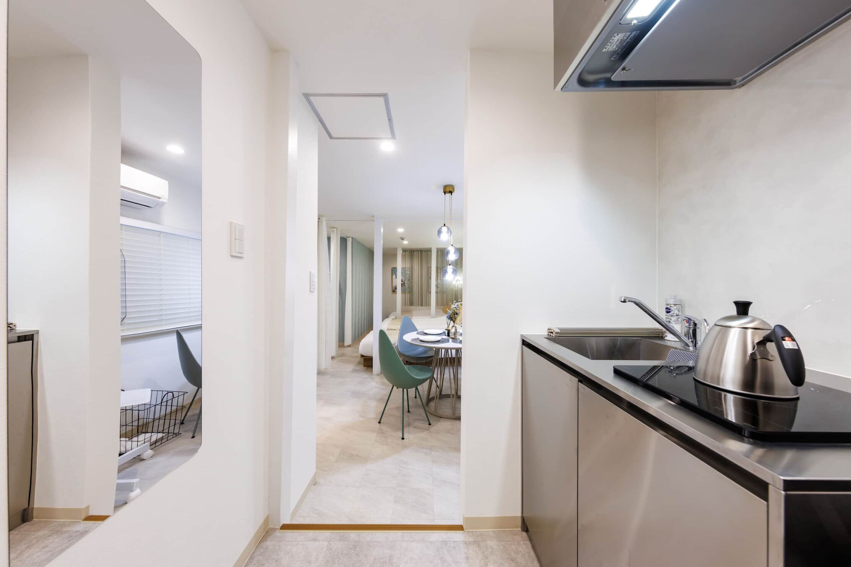Room 302, non-smoking | ครัวส่วนตัว | ตู้เย็นขนาดใหญ่, ไมโครเวฟ, เตาประกอบอาหาร, หม้อหุงข้าว