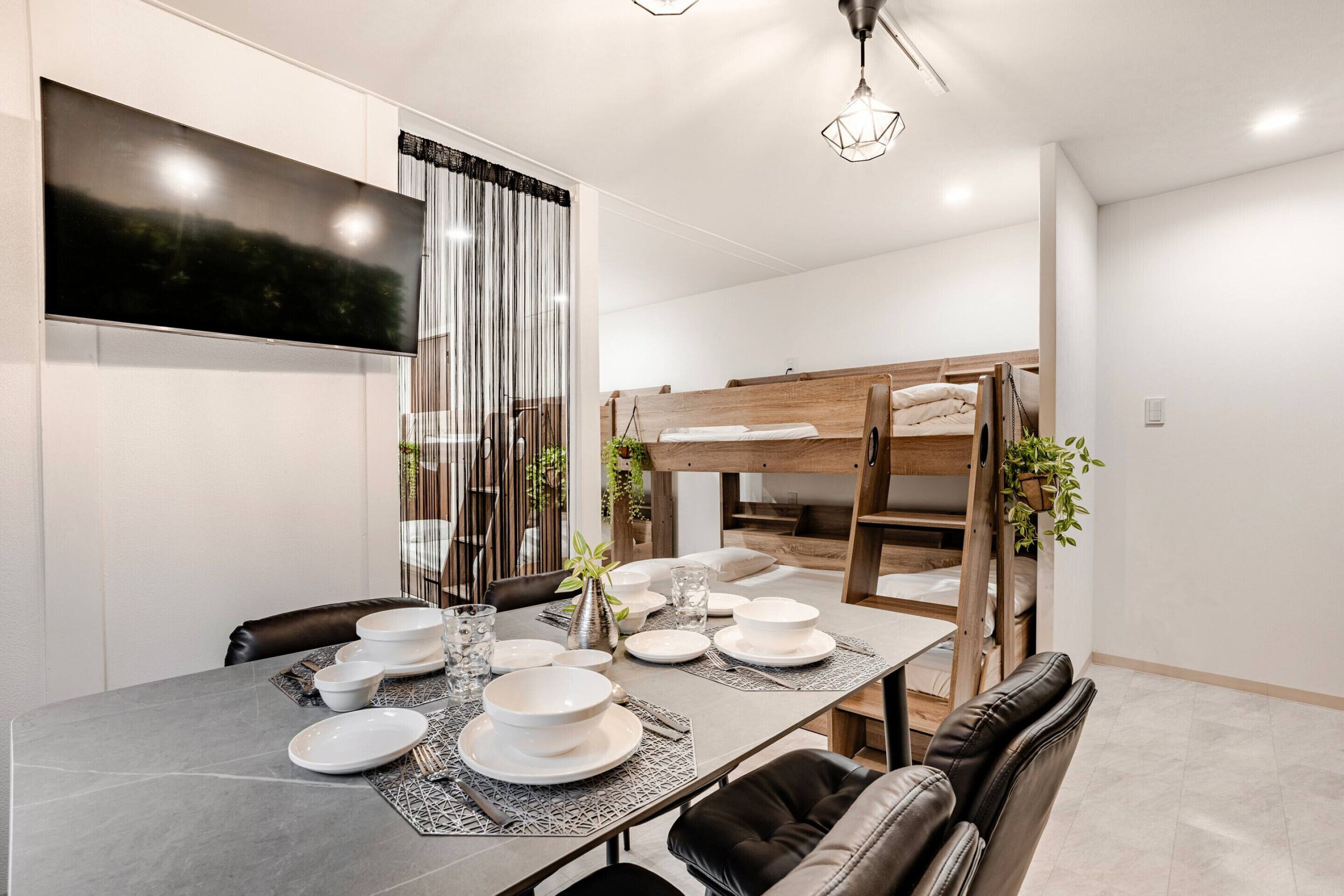 Room 301, non-smoking | Living area