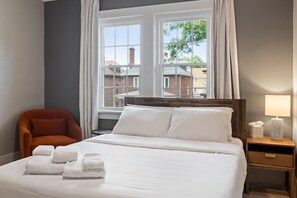 4 chambres, bureau, fer et planche à repasser, accès au Wi-Fi (inclus)