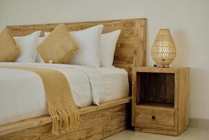 Ropa de cama de alta calidad y escritorio 