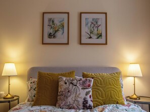 3 Schlafzimmer, Schreibtisch, kostenloses WLAN, BettwÀsche
