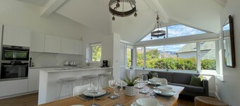Mill House - sleeps 6 guests  in 3 bedrooms