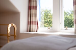4 chambres, fer et planche à repasser, lit parapluie, Wi-Fi gratuit