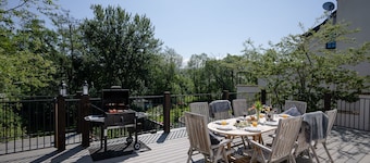 Sleeps 8 in 2 double beds, 1 twin and 1 single bedroom with extra single bed available