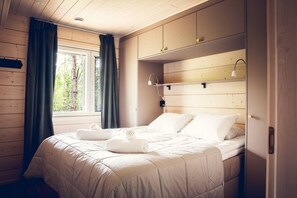 5 Schlafzimmer, Reisekinderbett, WLAN, Bettwäsche