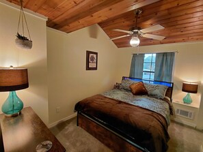 3 bedrooms, desk, iron/ironing board, free WiFi - Unique A-Frame wloft, pool, & RV electric 17 min from Silver Springs State Park  (Silver Springs)
