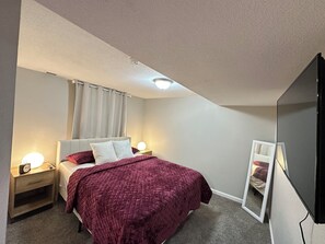 2 slaapkamers, een strijkplank/strijkijzer, wifi, beddengoed