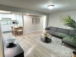 Smart TV - The white rose (Denver)