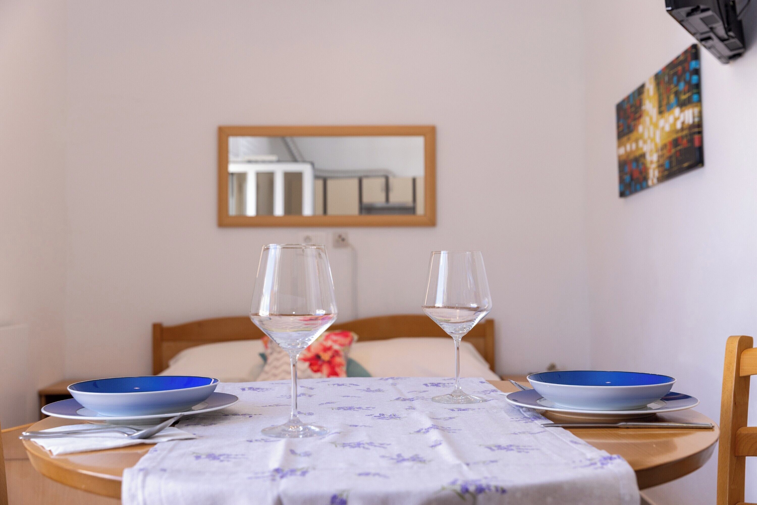 Iron/ironing board, travel cot, free WiFi, bed sheets