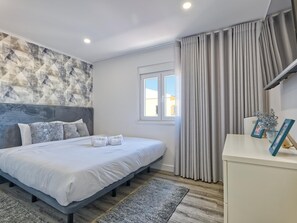 2 bedrooms, iron/ironing board, internet, bed sheets