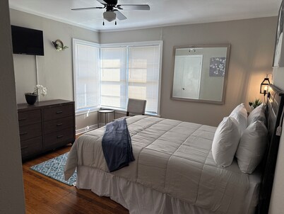 2-bedroom apartment with WiFi, AC in charming Shreveport