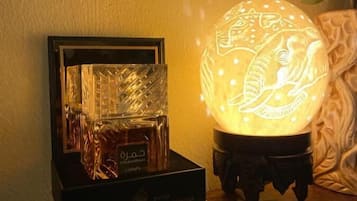 Decoración personalizada, muebles diferentes y escritorio