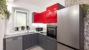 Réfrigérateur, micro-ondes, four, lave-vaisselle