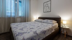 1 chambre, fer et planche à repasser, Wi-Fi gratuit, draps fournis