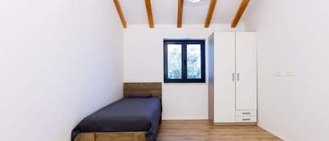 3 Schlafzimmer, BĂŒgeleisen/BĂŒgelbrett, kostenloses WLAN, BettwĂ€sche