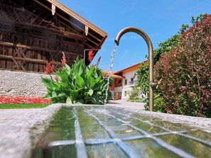 Property grounds - Vacation apartment Hofglück (Gstadt am Chiemsee)